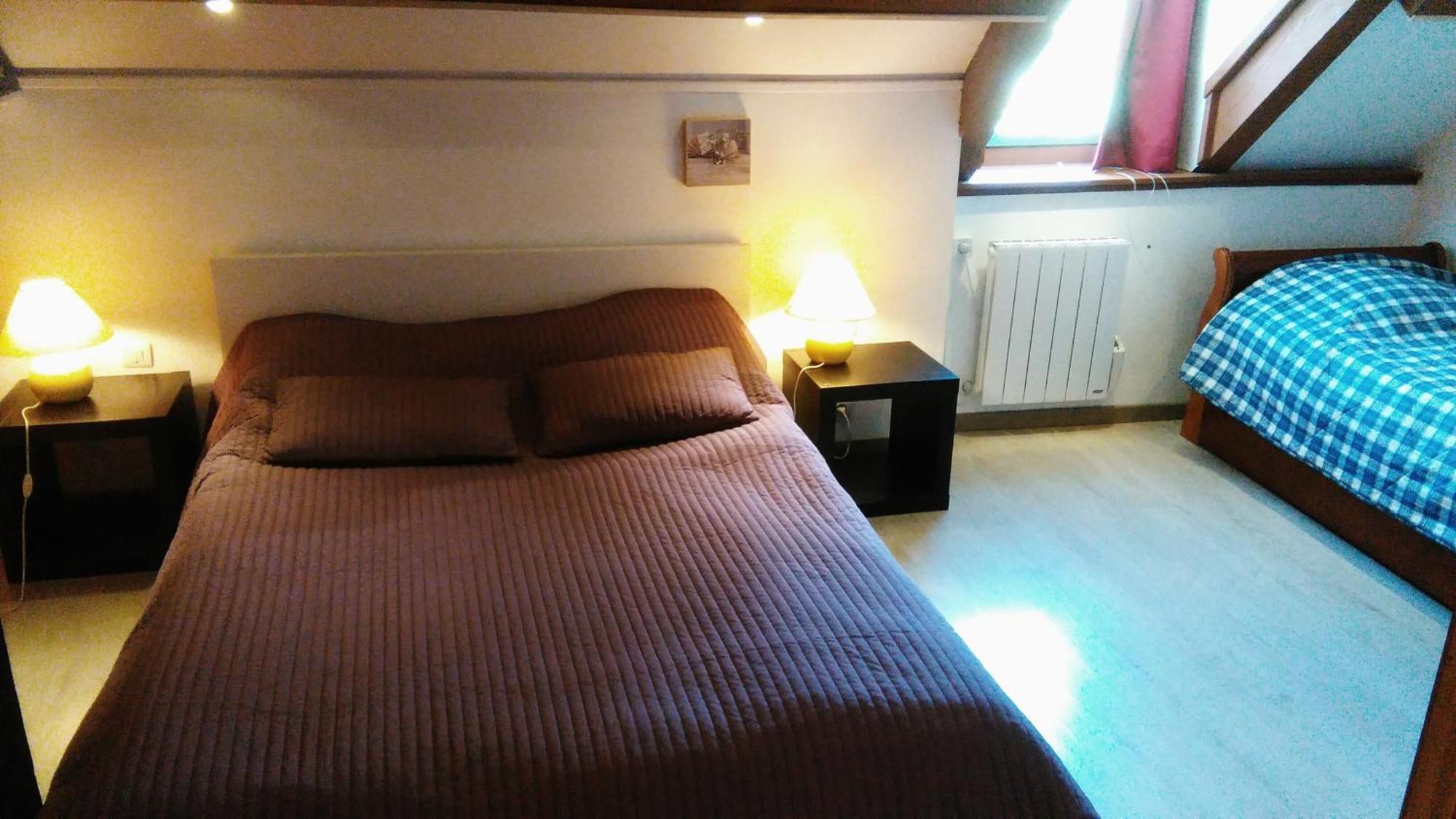 Datcha Bourguignonne, Chambres & Gite Maconge Стая снимка